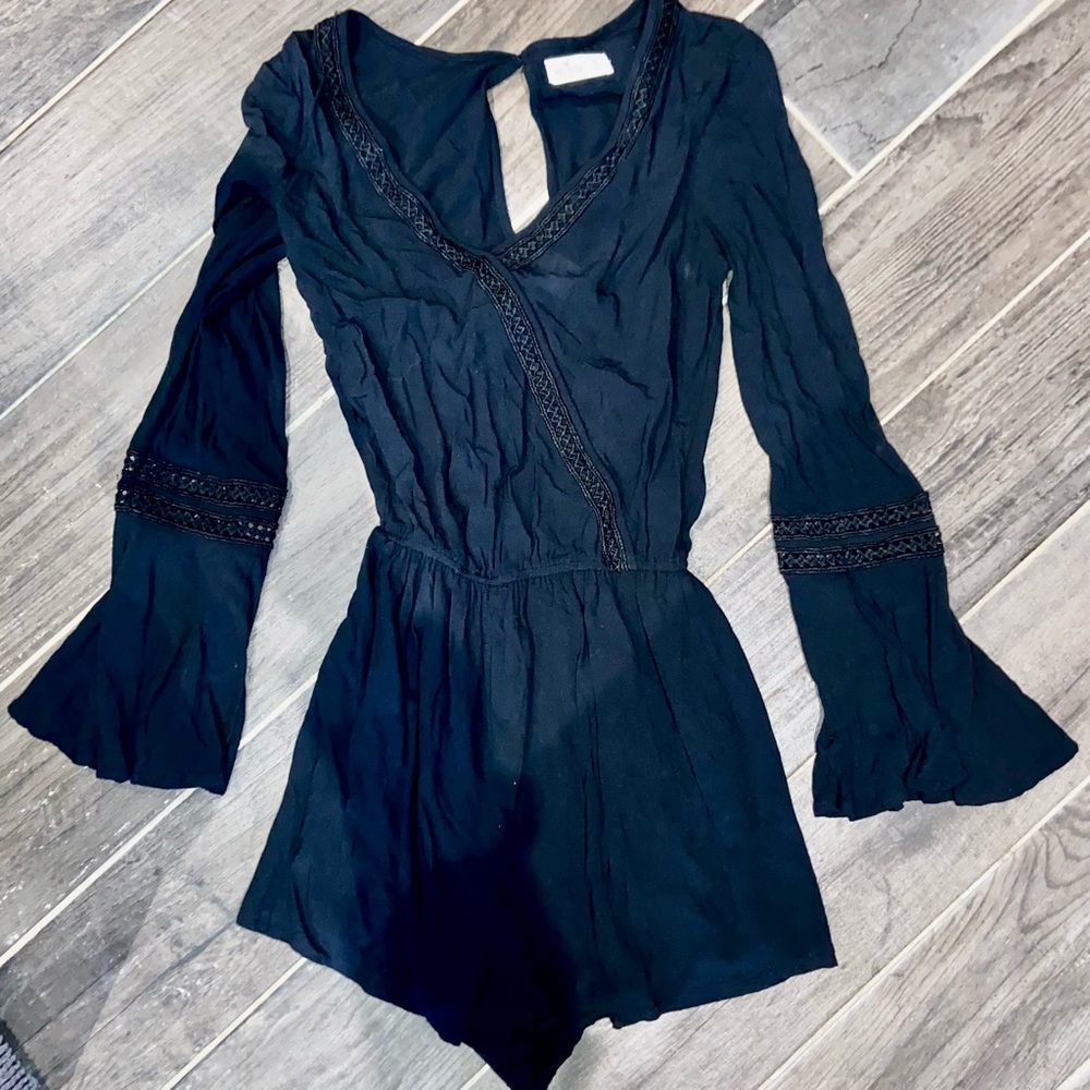 HOLLISTER LNG-SLV BLACK ROMPER WITH SHORTS, SZ S